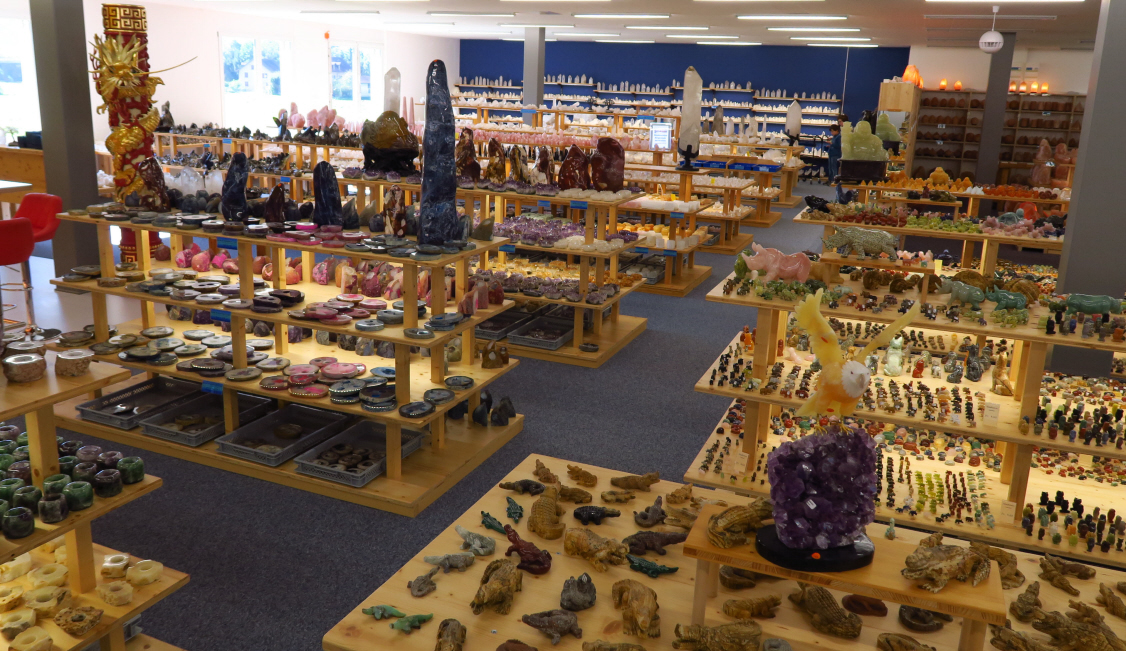 Edelsteine und Mineralien Showroom in Uznach